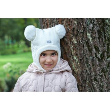 TuTu žieminis šalmukas su bumbulais TuTu žieminis šalmukas su bumbulais